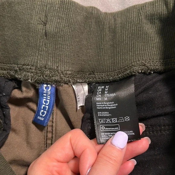 Camo Cargo Pants for men - Picture 2 of 3